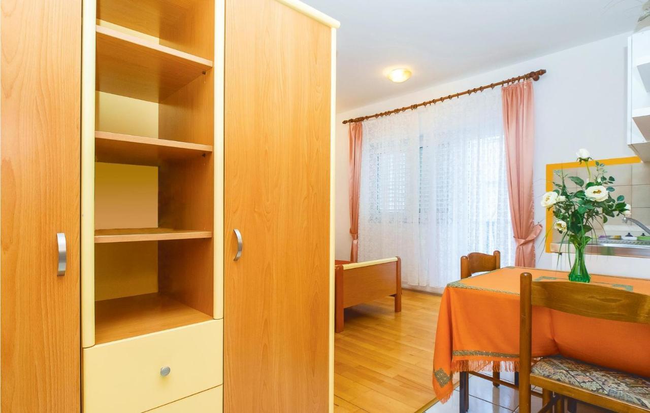 Lovely Apartment In Omis With Kitchenette מראה חיצוני תמונה